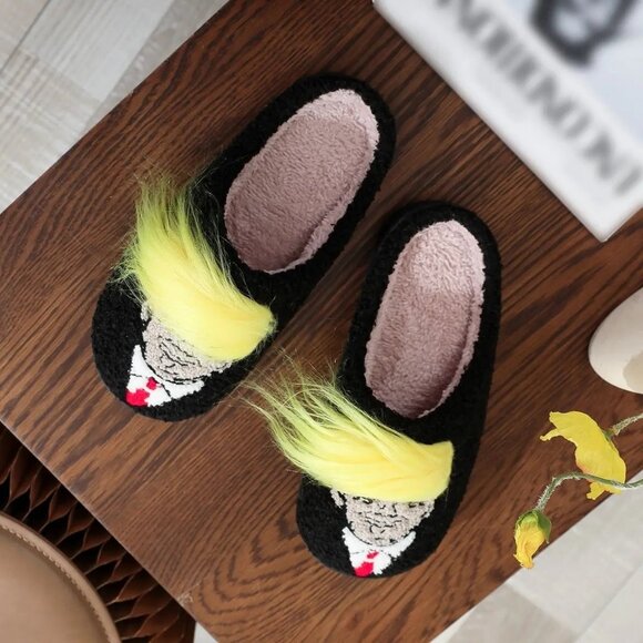 NEW Trump Size 7 Black Yellow Hair Lounging Slippers - Picture 7 of 12